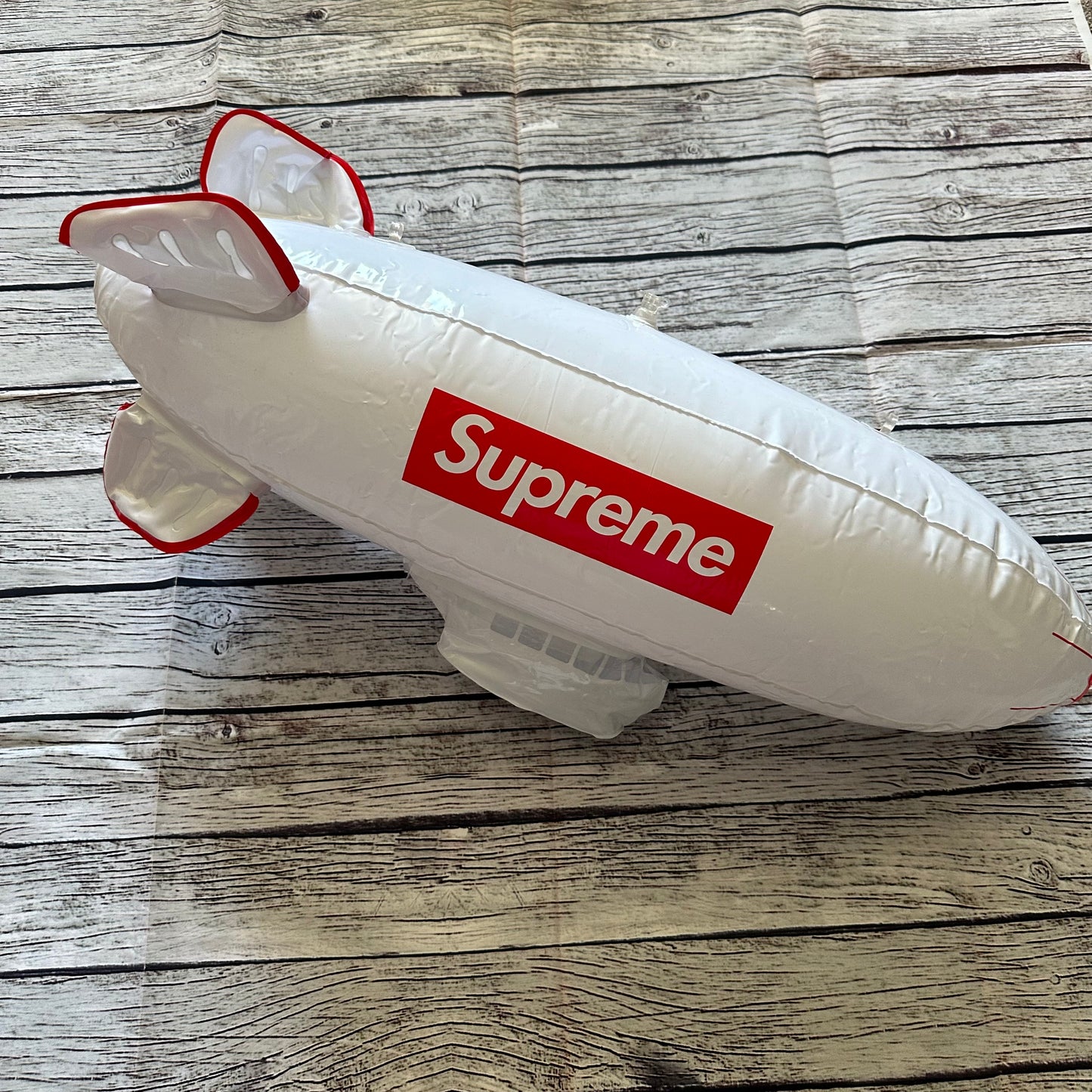 Supreme - Blimp